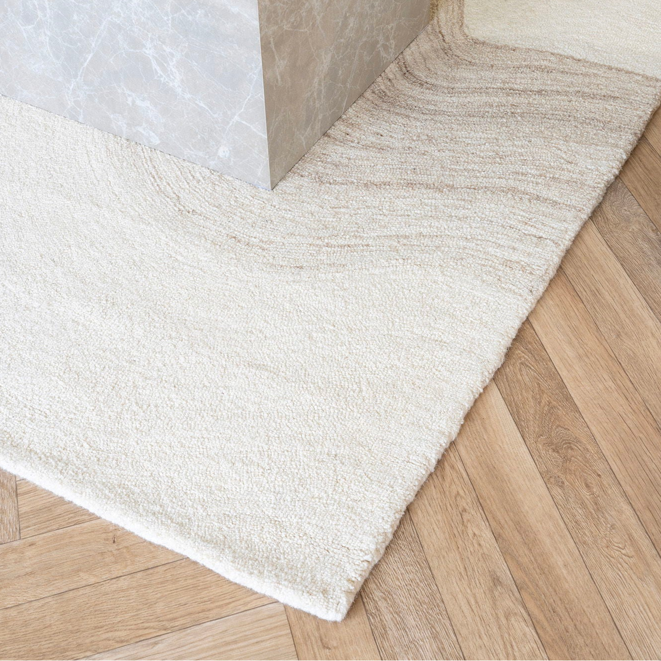 Alfombra de lana Aila 160x230 cm – Marrón claro y marfil